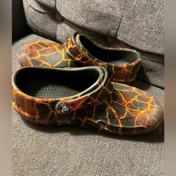 crocs lava style size women’s 6, men’s 4 - Picture 4 of 8